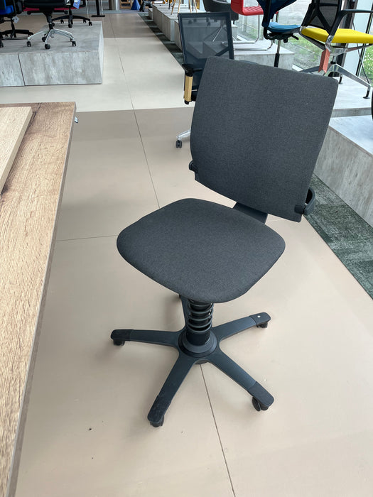 Aeris 3Dee Ergonomische Bureaustoel – Zwart Frame / Zwarte Microvezel – Showroommodel